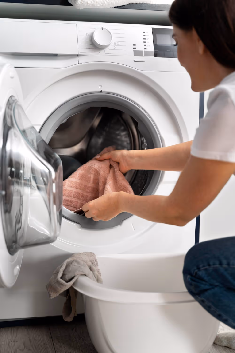 image of an employee assisting a customer in a department store